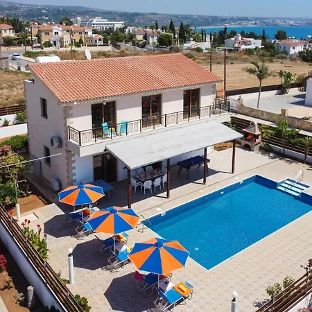 Angela Coral By Пейя