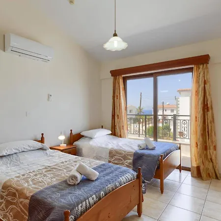 Angela Coral By Пейя