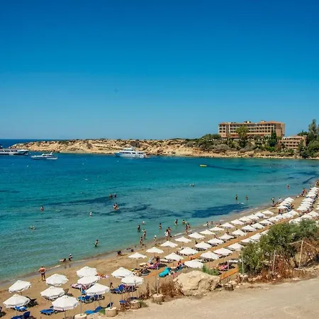 וילה Angela Coral By