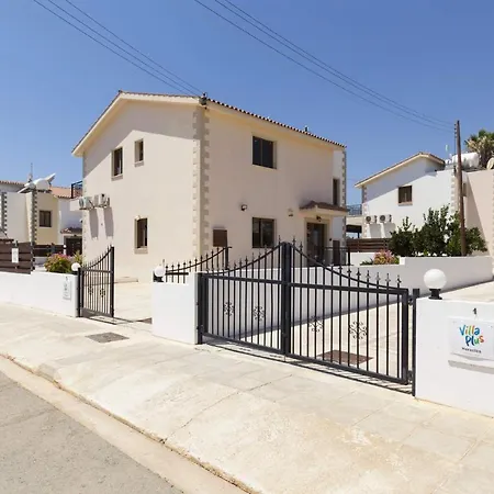 Angela Coral By פאהיה