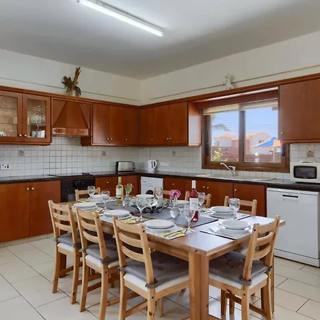 Angela Coral By * Peyia